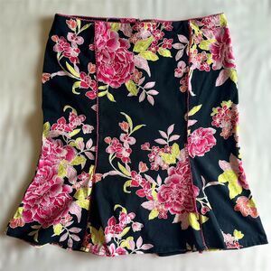 My Michelle 2000s Black &‎ Pink Floral Mini Tulip Flare Hem Skirt W/ Trim Sz M